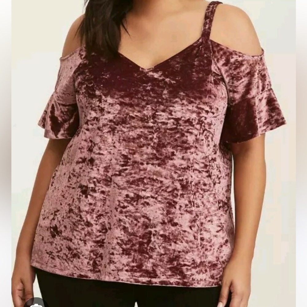Torrid Pink Plum Crushed Velvet Flirty Cold Shoulder Top! Size 00